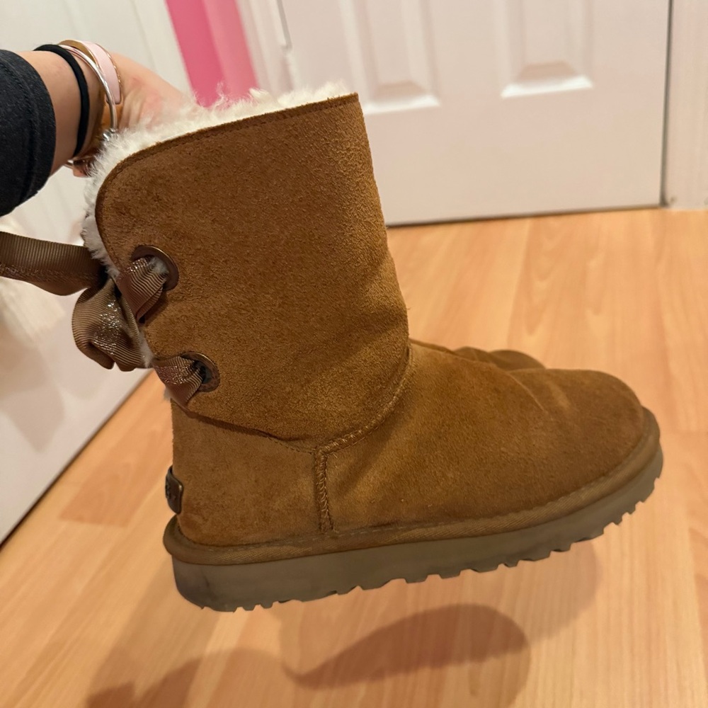 UGG Bailey Bow Classic Short Length Sheepskin Boots Chesnut